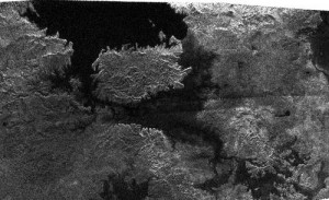 Cassini nos ofrece un tour guiado por el lago Ontario de Titán (Saturno)
