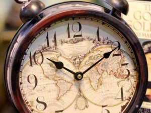 La Tierra Atrasa y Hoy la Ponemos en Hora