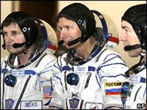 Desacuerdo entre astronautas por un baño